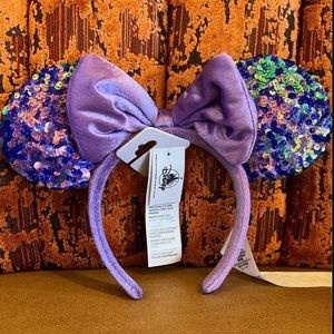 NWT Disney Parks Amethyst Minnie Mouse
Ears Headband Velour Bow 2022
celebration